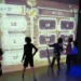 Jeux de math sur mur interactif